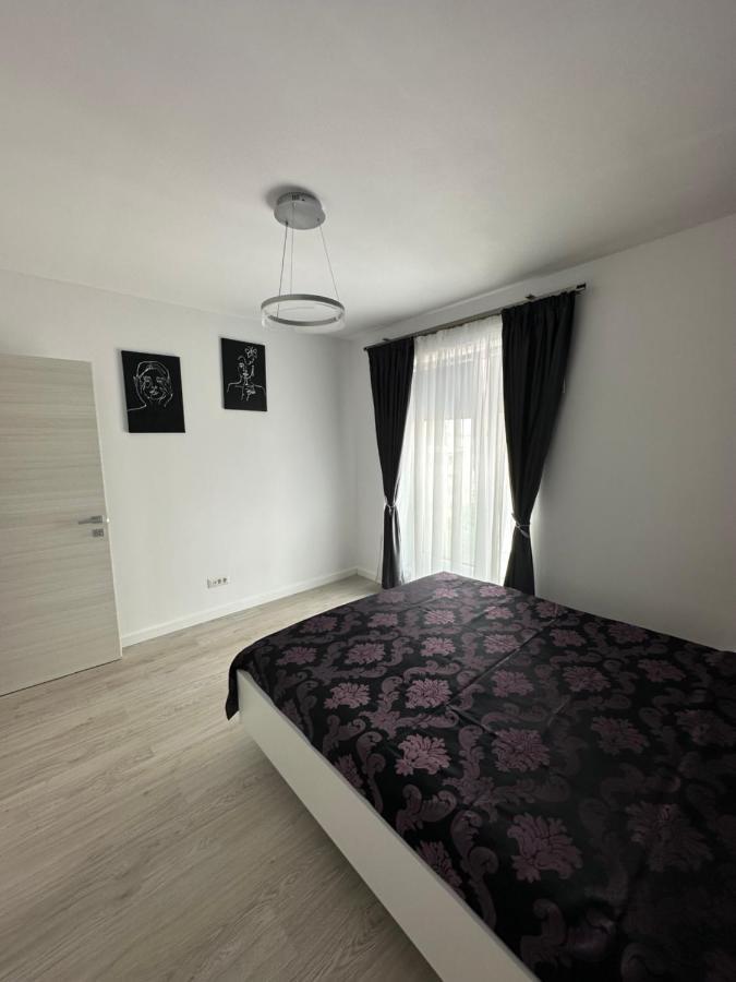 Glamart Apartment Craiova Exterior photo